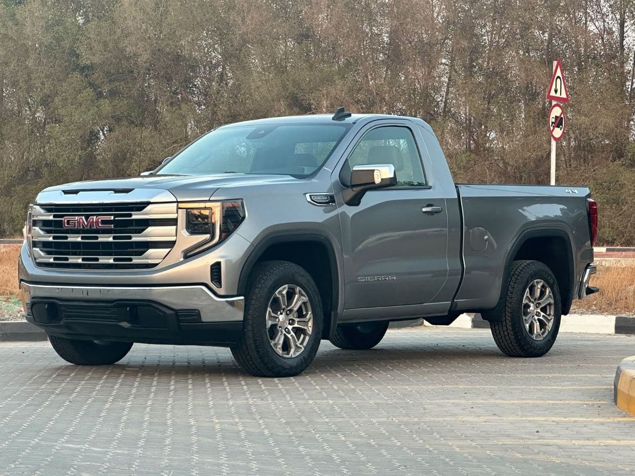 2023 GMC Sierra 1500 REGULAR CAB SLE thumbnail 5