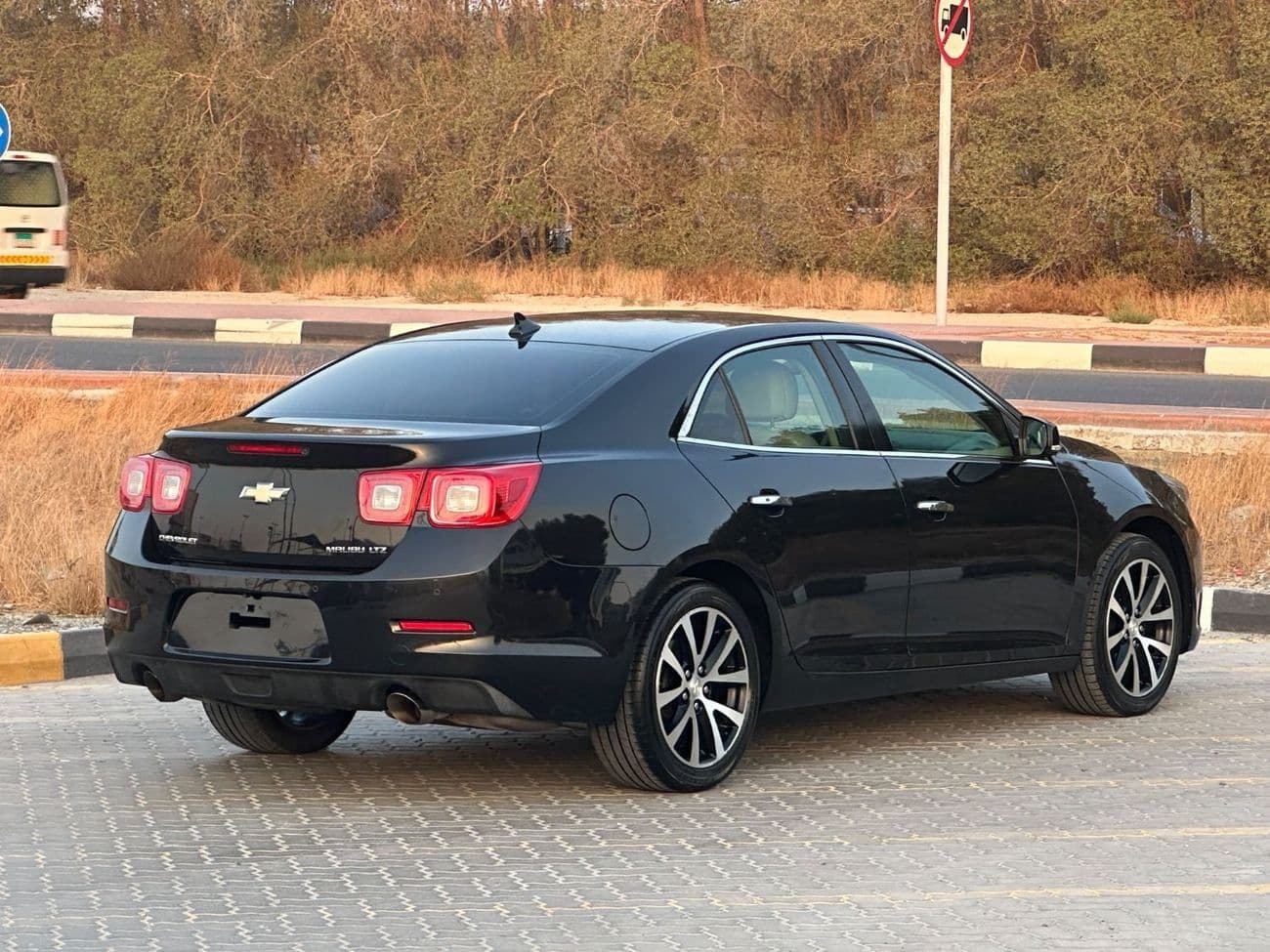 2016 Chevrolet Malibu LTZ thumbnail 8