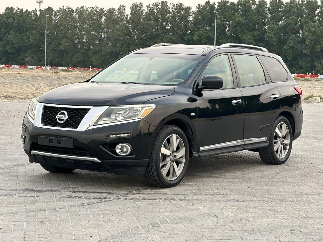 2013 Nissan Pathfinder CLASSIC XE thumbnail 4