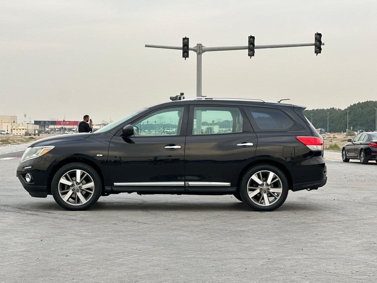2013 Nissan Pathfinder CLASSIC XE thumbnail 6