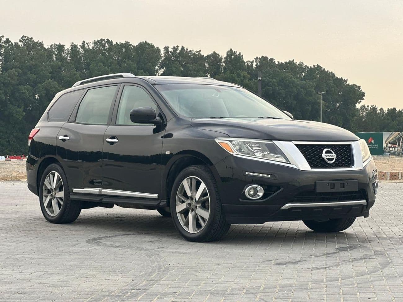 2013 Nissan Pathfinder CLASSIC XE thumbnail 2