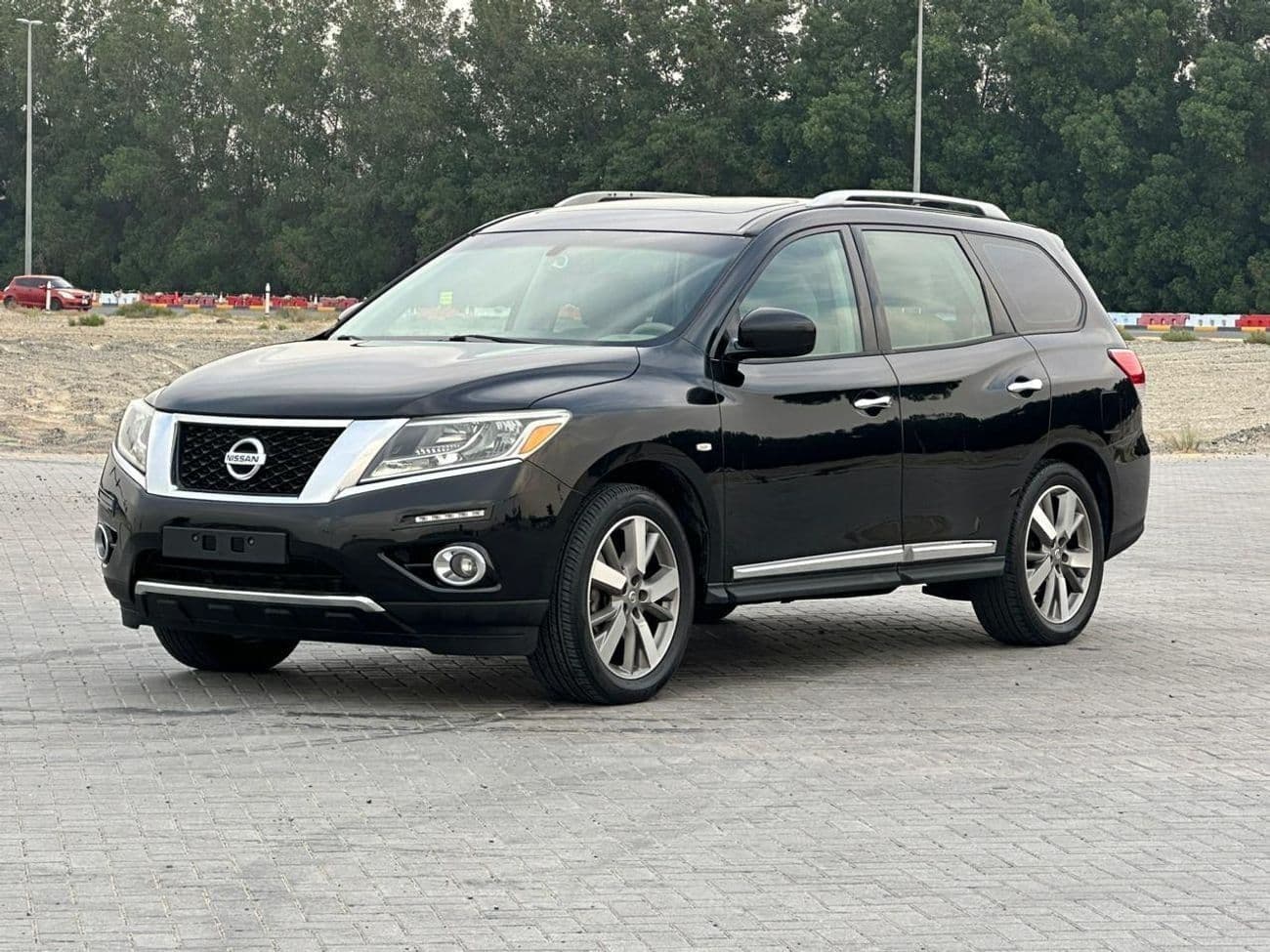 2013 Nissan Pathfinder CLASSIC XE thumbnail 5