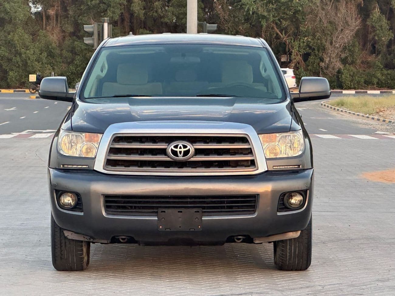 2012 Toyota Sequoia SR5 4X4 thumbnail 2
