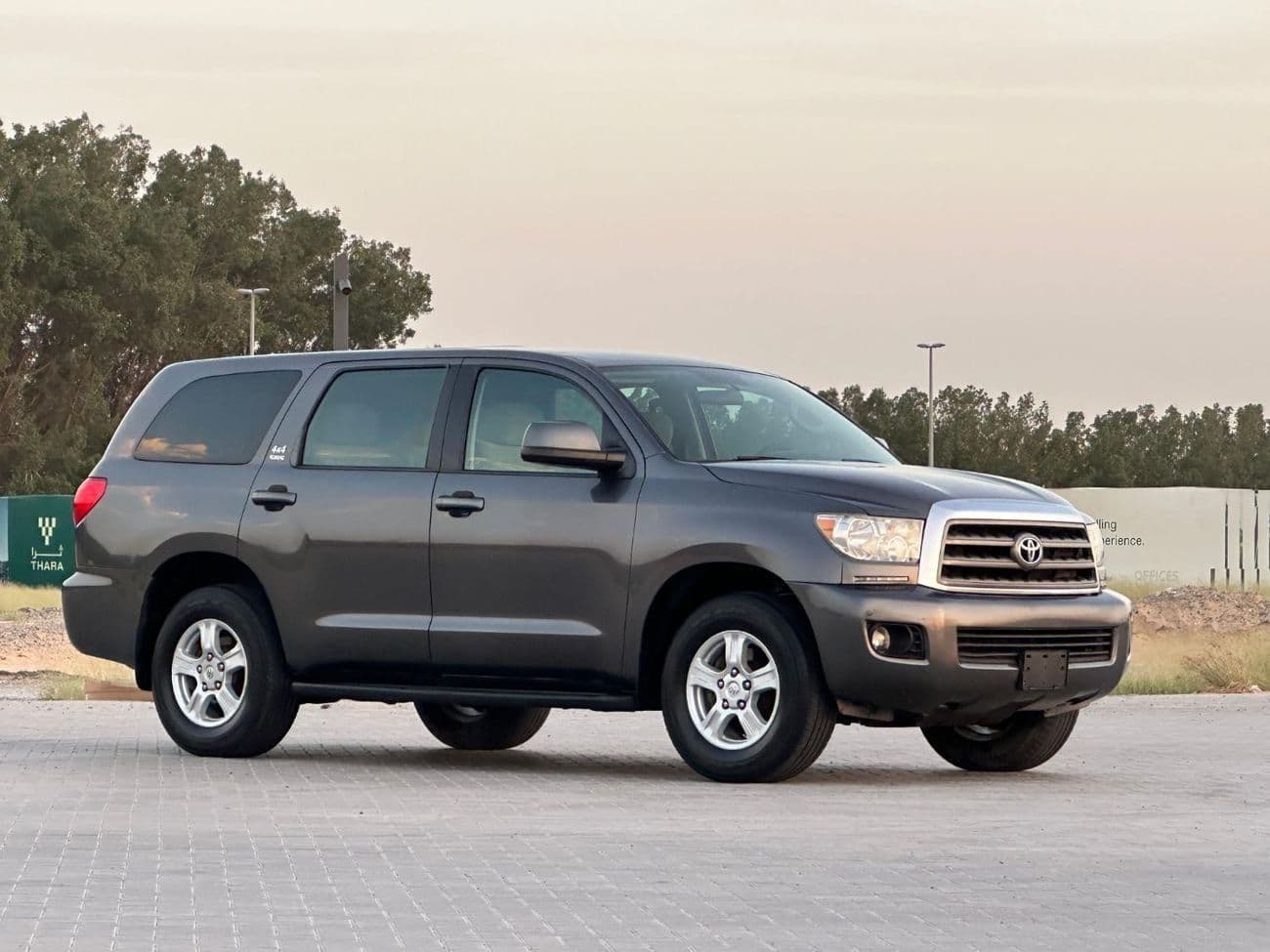 2012 Toyota Sequoia SR5 4X4 thumbnail 3