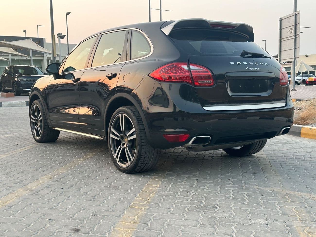2014 Porsche Cayenne STANDARD thumbnail 8