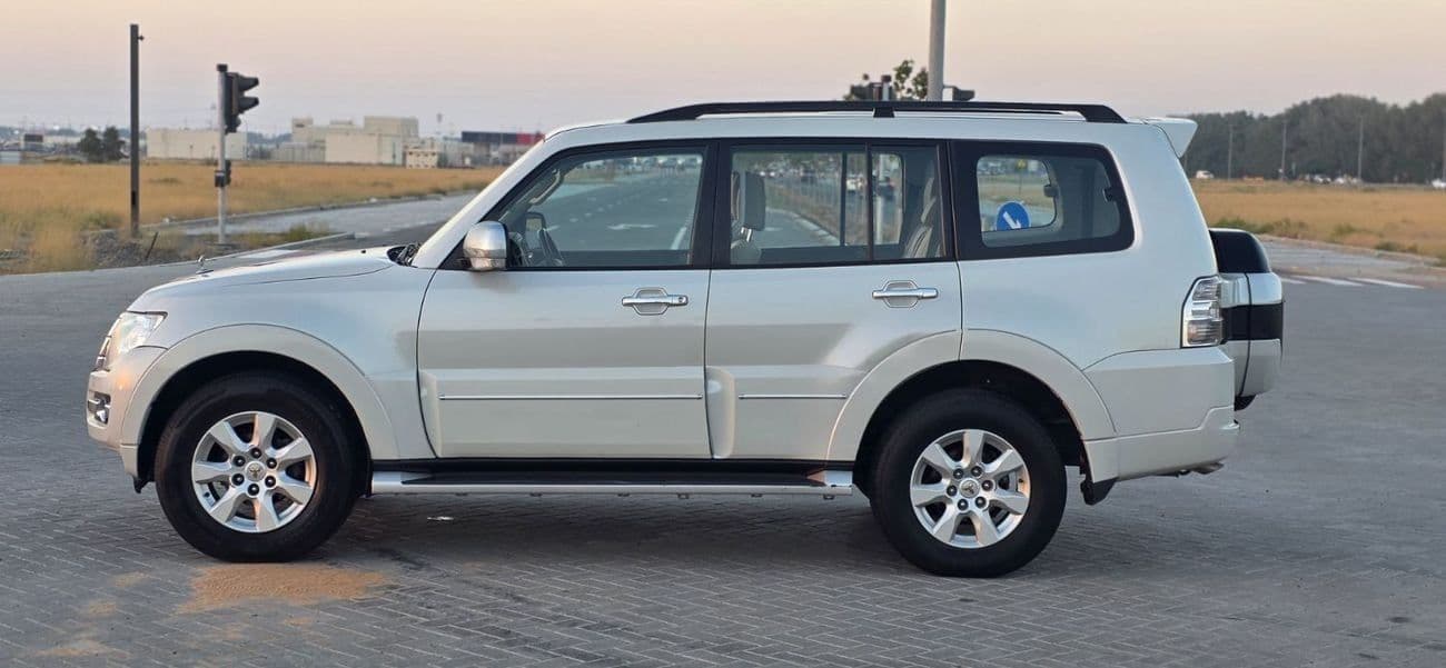 2019 Mitsubishi Pajero GLS H/L GOLD PLATINUM thumbnail 4