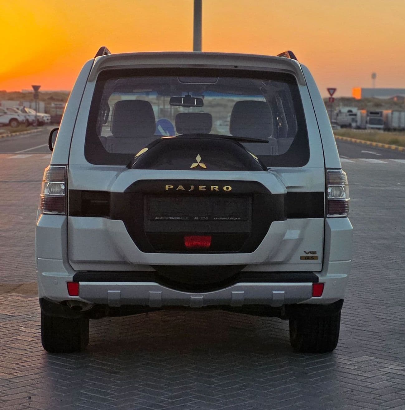 2019 Mitsubishi Pajero GLS H/L GOLD PLATINUM thumbnail 8