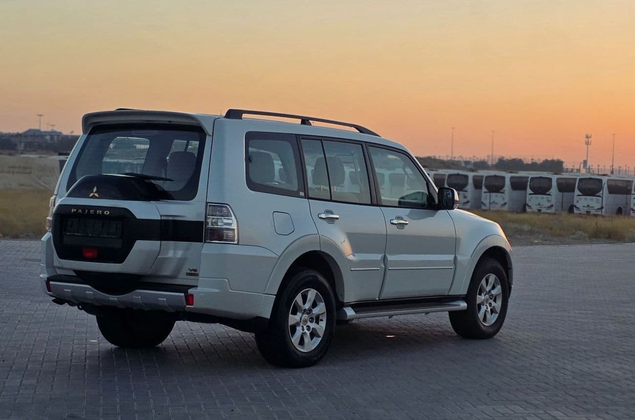 2019 Mitsubishi Pajero GLS H/L GOLD PLATINUM thumbnail 7
