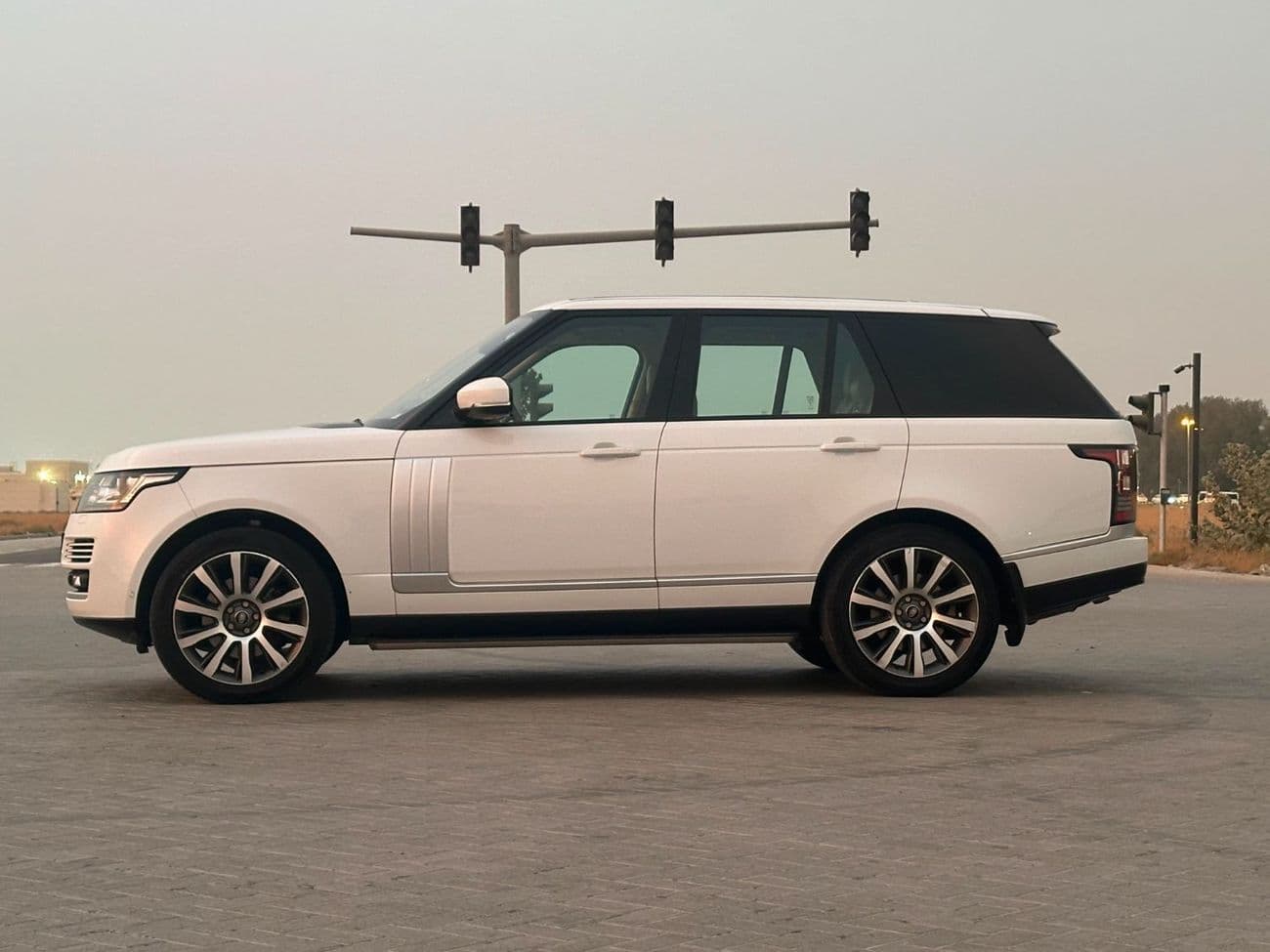 2015 Land Rover Range Rover VOGUE SE thumbnail 6