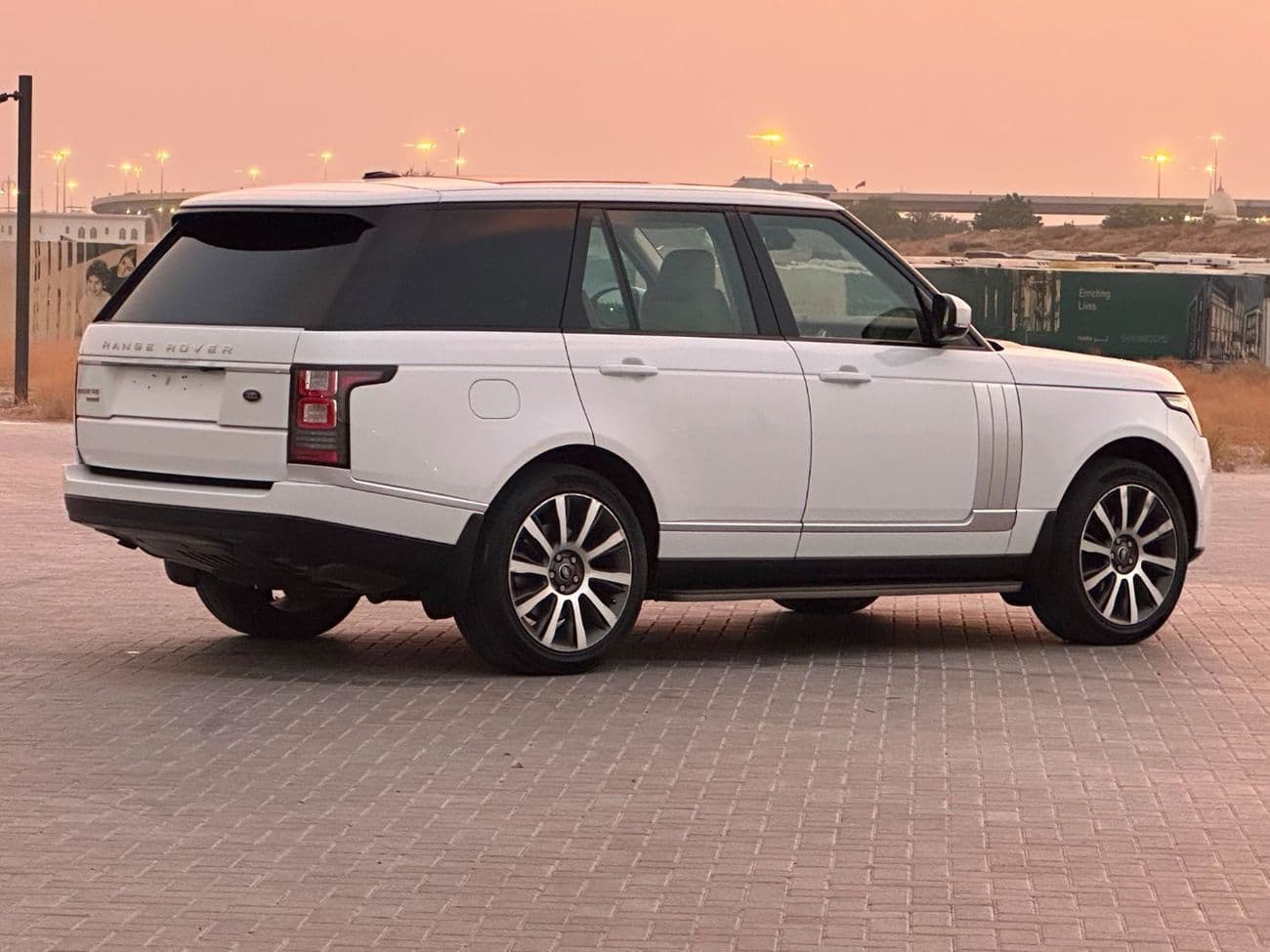 2015 Land Rover Range Rover VOGUE SE thumbnail 8