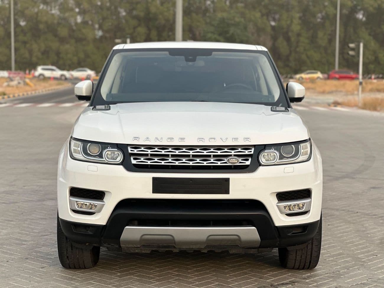 2015 Land Rover Range Rover Sport HSE thumbnail 2