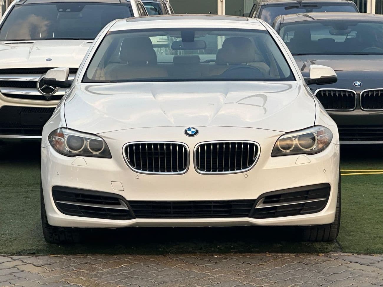 2014 BMW 520i EXCLUSIVE thumbnail 4