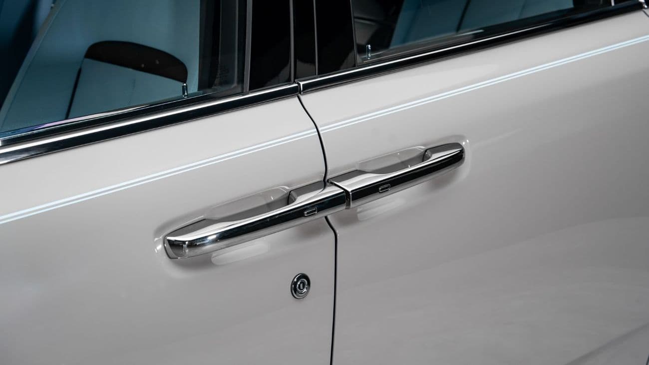 2027 Rolls Royce Cullinan Standard thumbnail 6