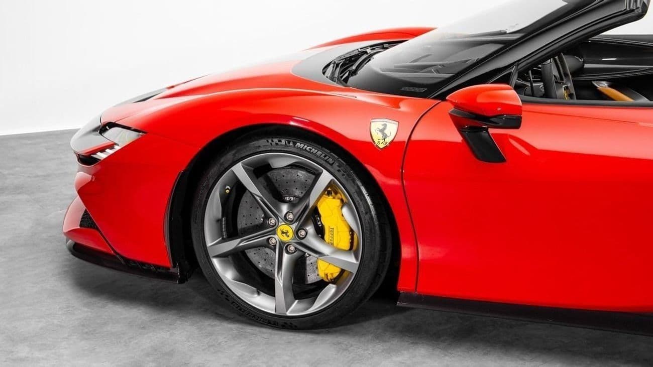2023 Ferrari SF90 SPIDER thumbnail 4