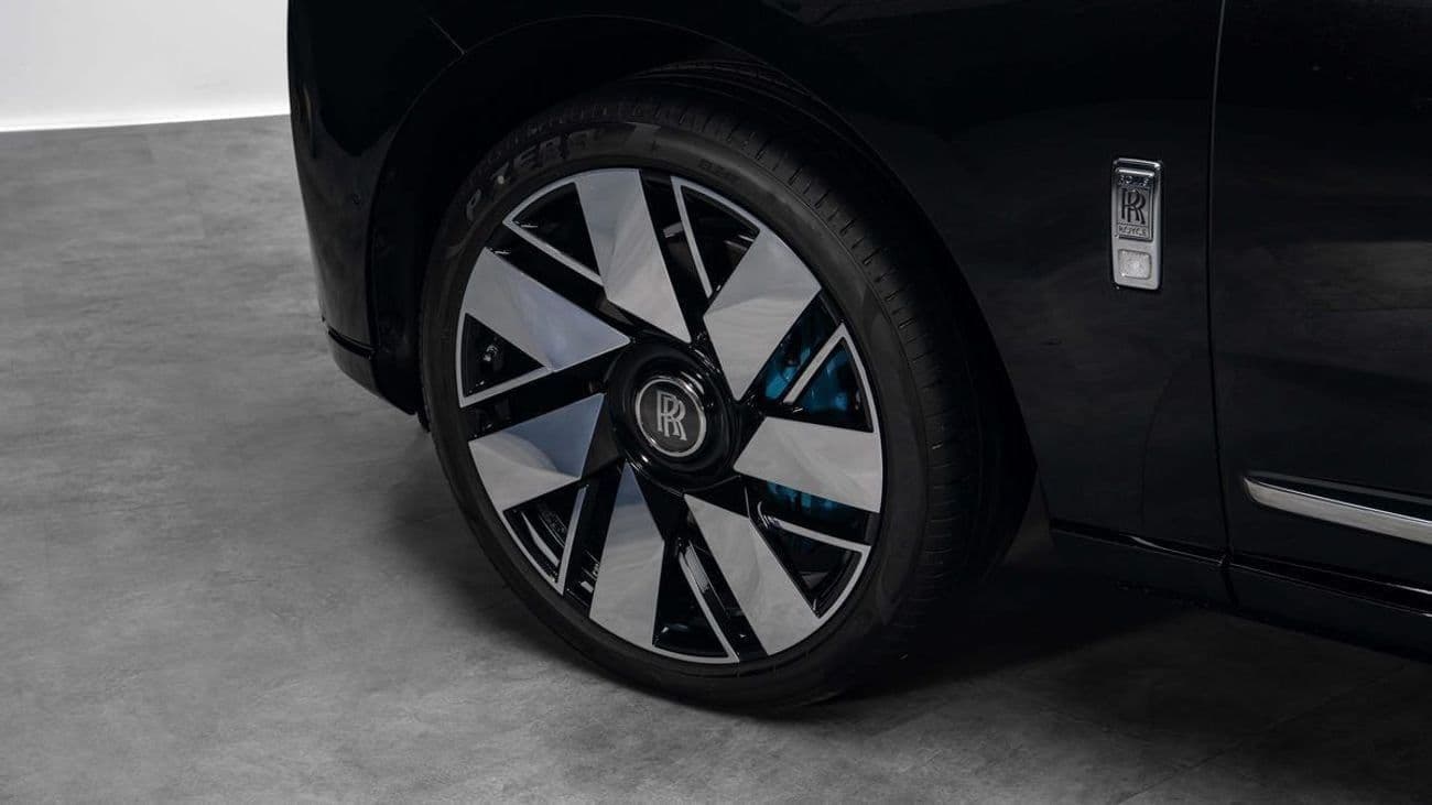 2026 Rolls Royce Cullinan STANDARD thumbnail 4