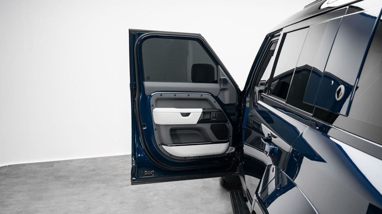 2026 Land Rover Defender thumbnail 6