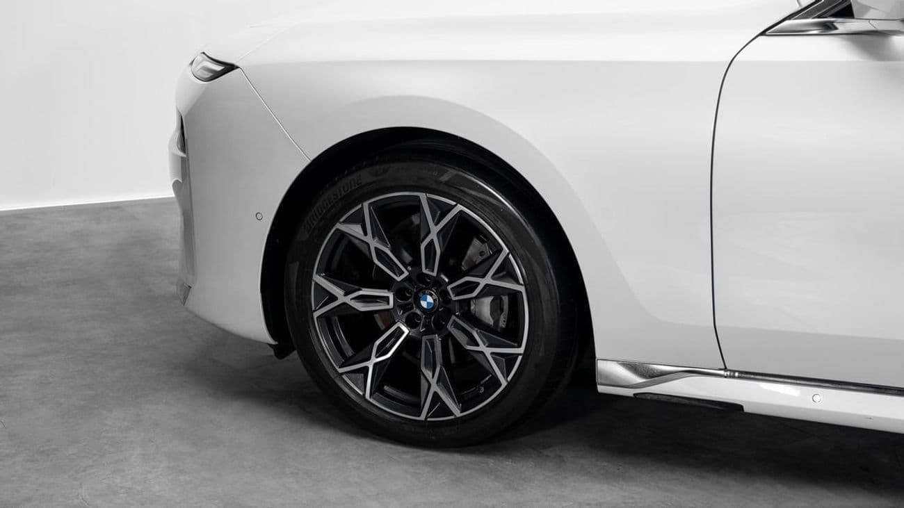 2023 BMW 735i DESIGN PURE EXCELLENCE thumbnail 4