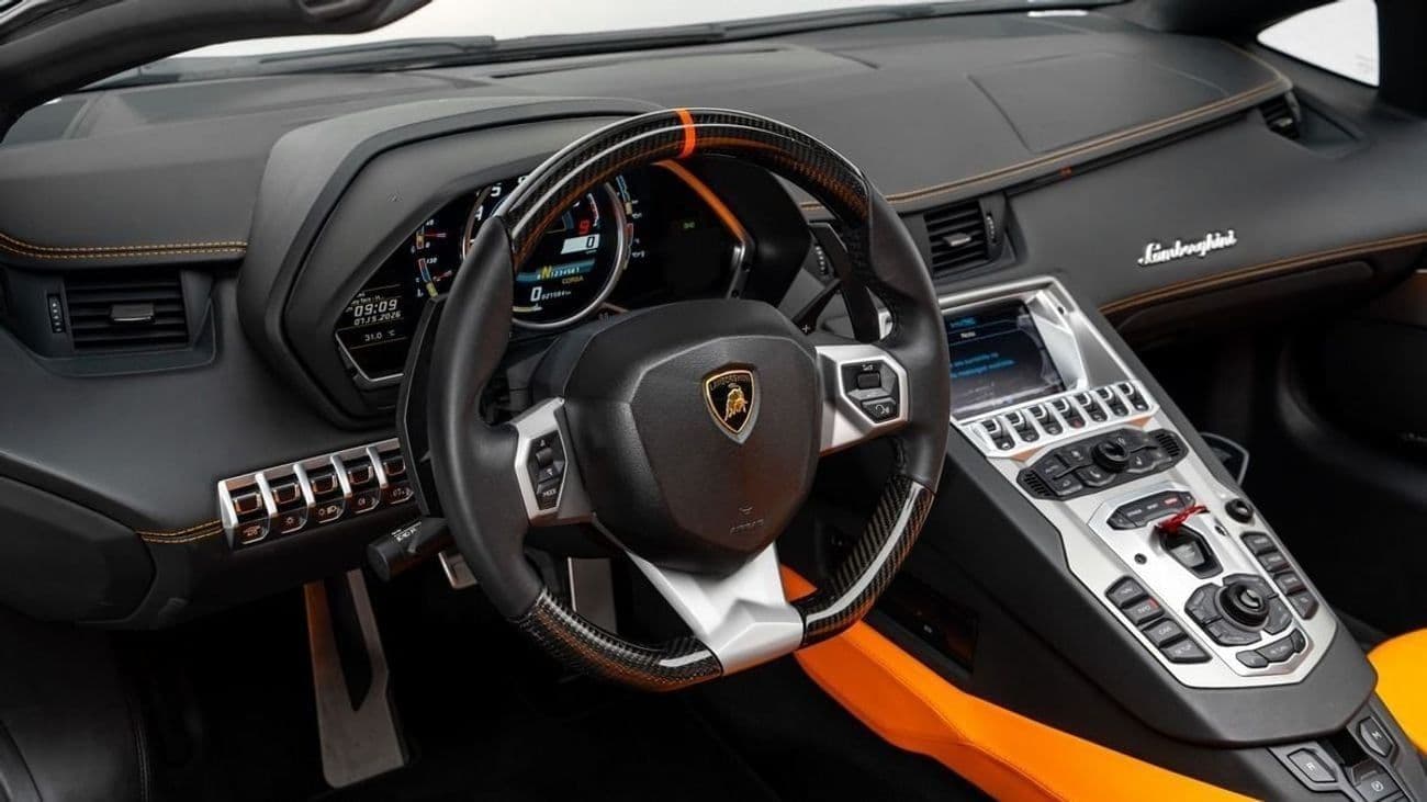 2015 Lamborghini Aventador ROADSTER thumbnail 8