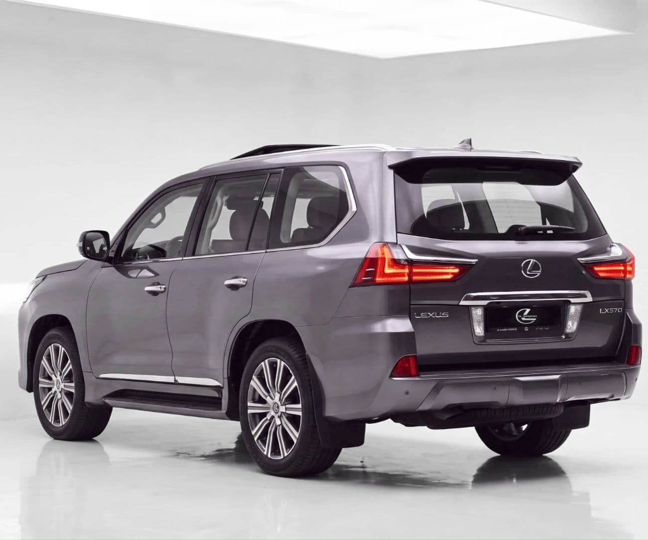 2016 Lexus LX570 PLATINUM thumbnail 2