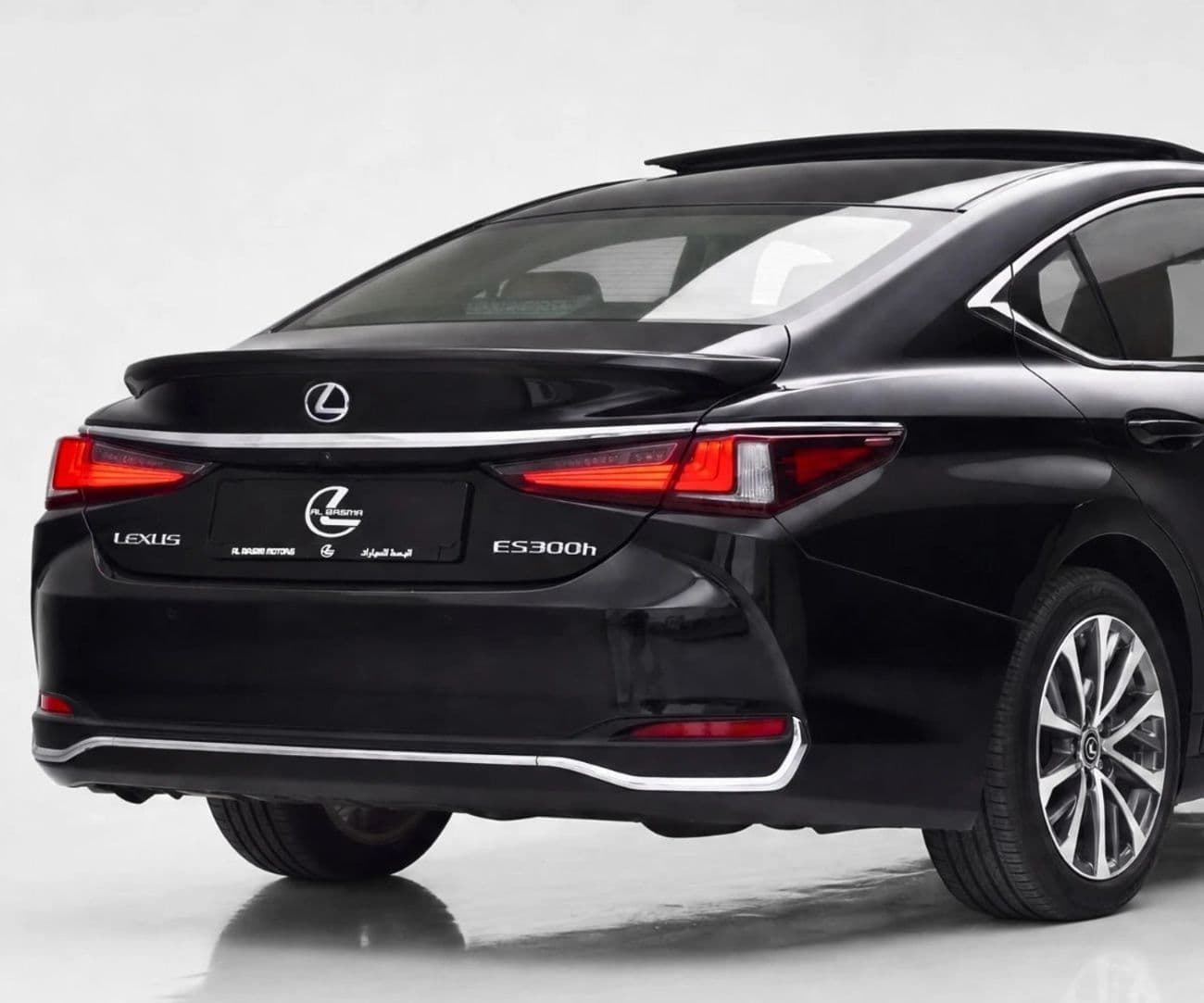 2023 Lexus ES300h HYBRID PLUS thumbnail 4