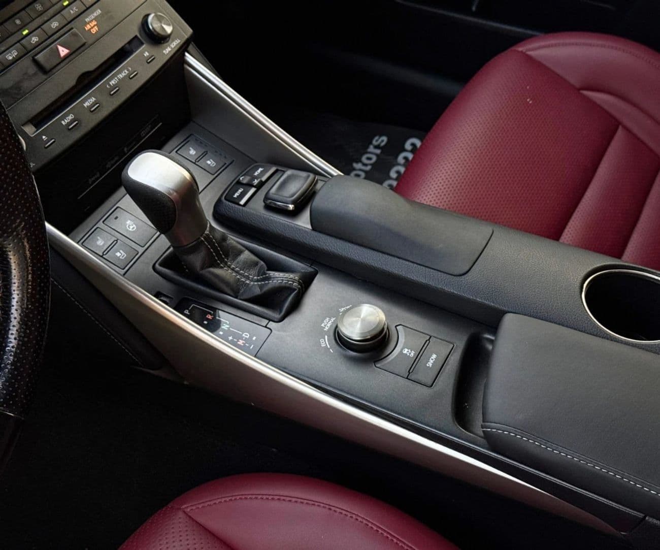 2016 Lexus IS300 AWD thumbnail 6