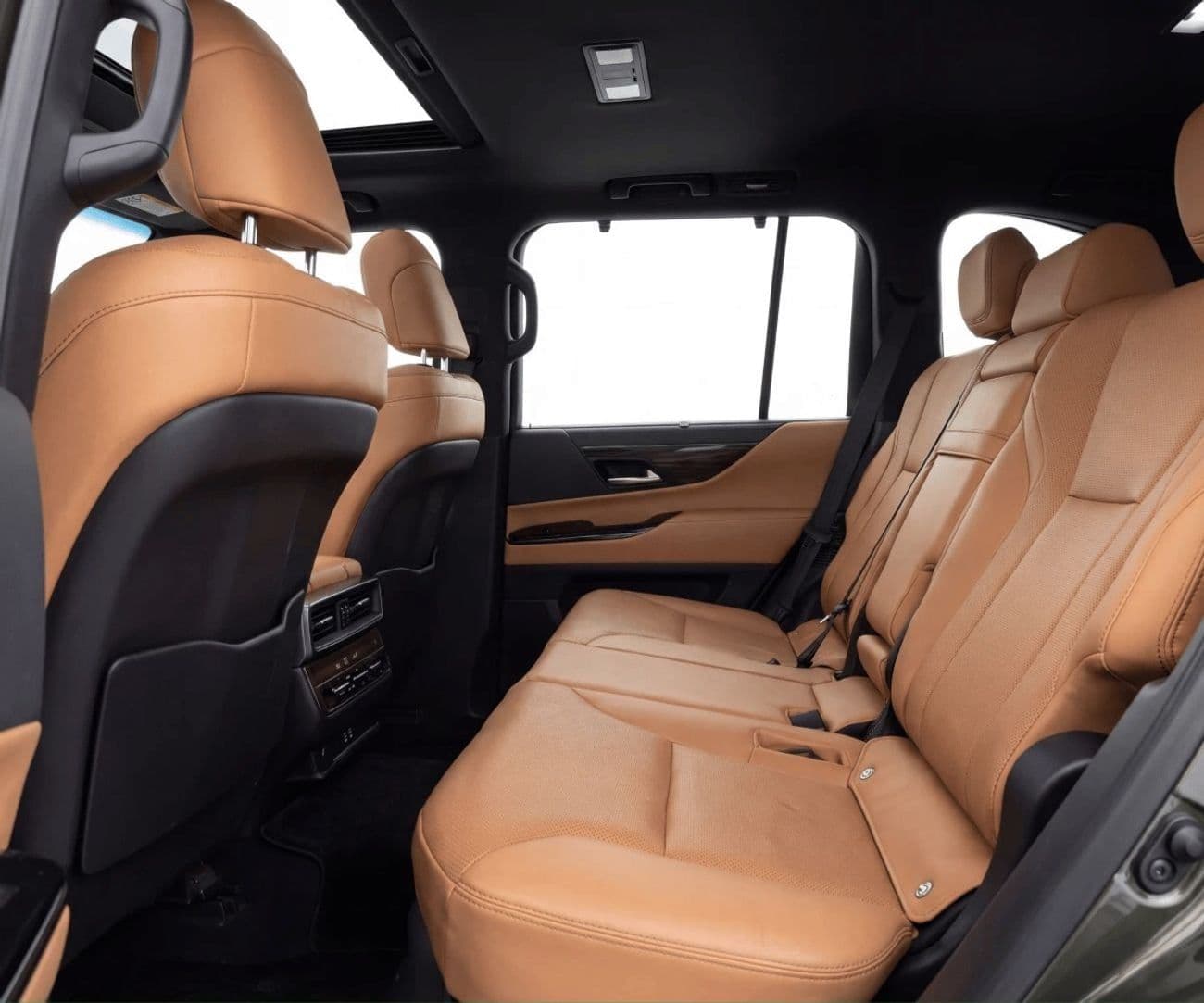 2024 Lexus LX600 SIGNATURE thumbnail 4