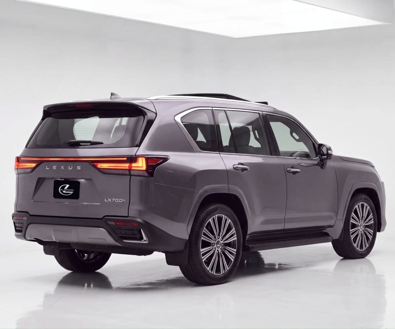 2026 Lexus LX700h SIGNATURE thumbnail 2