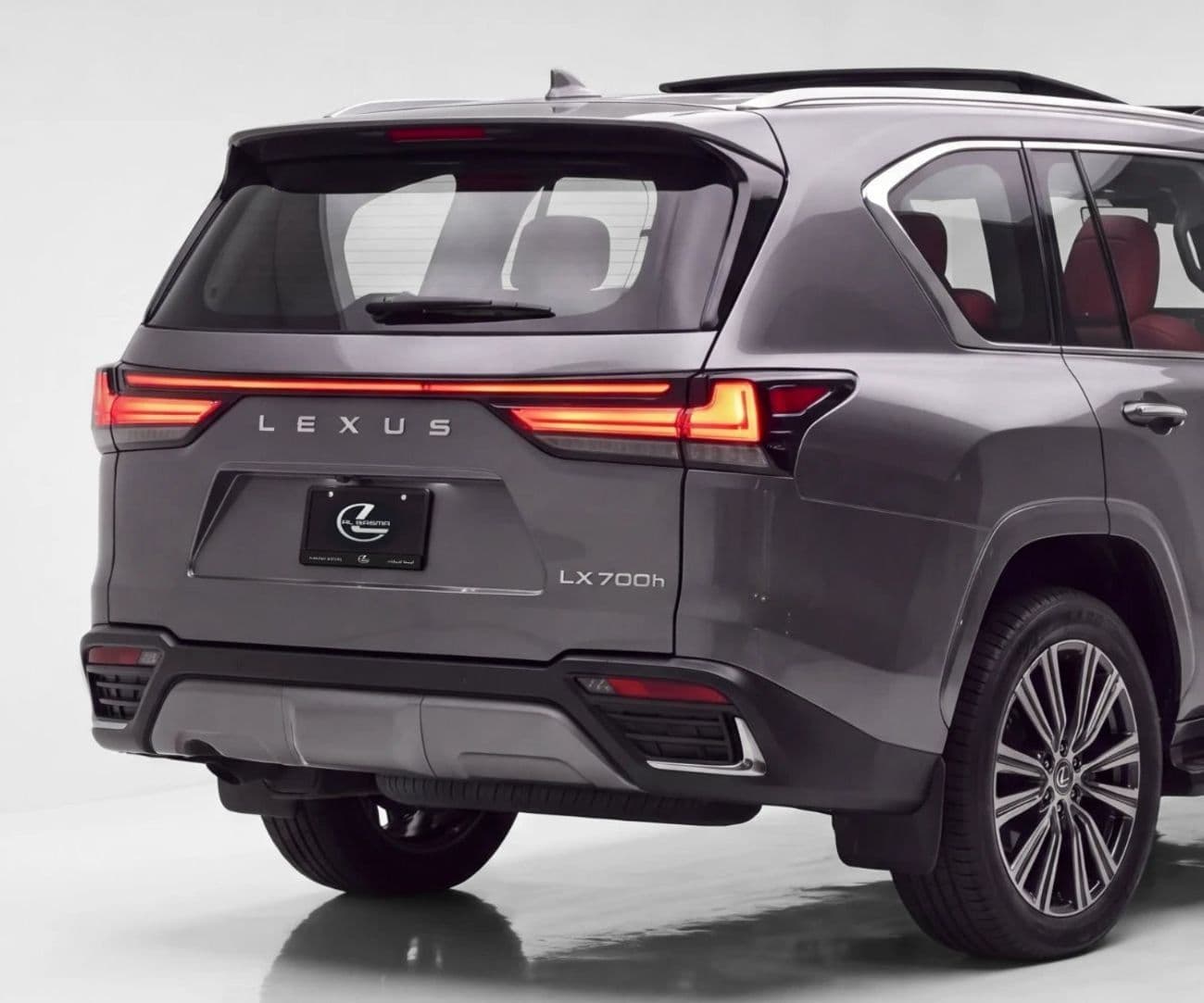 2025 Lexus LX700h SIGNATURE thumbnail 4