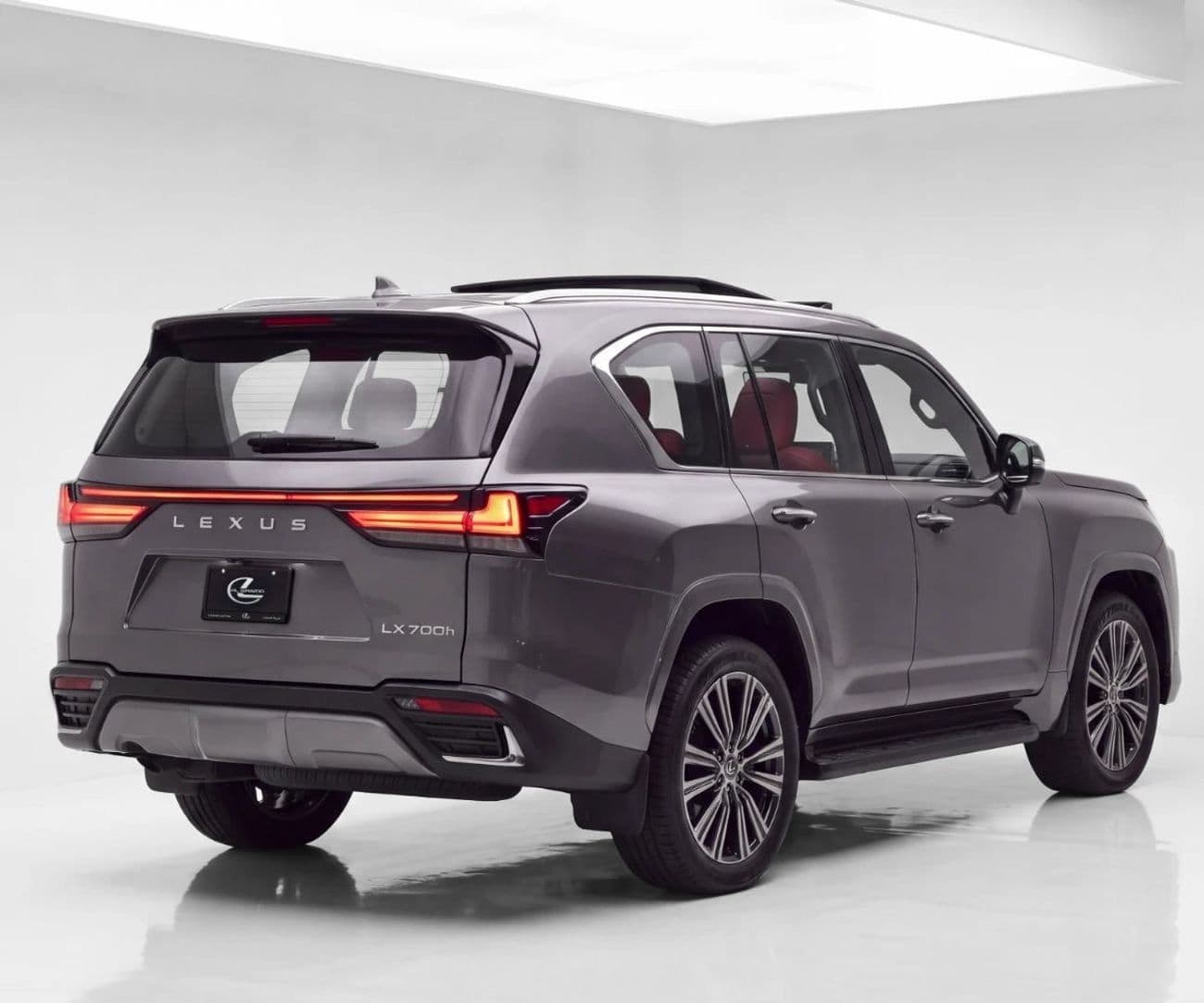 2025 Lexus LX700h SIGNATURE thumbnail 3