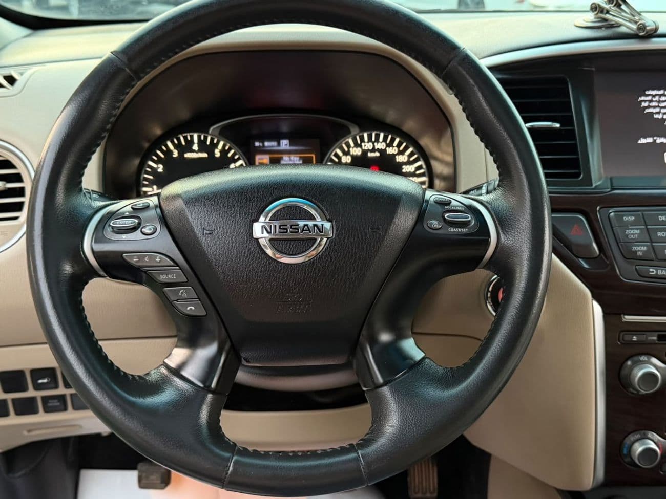 2017 Nissan Pathfinder SV thumbnail 5