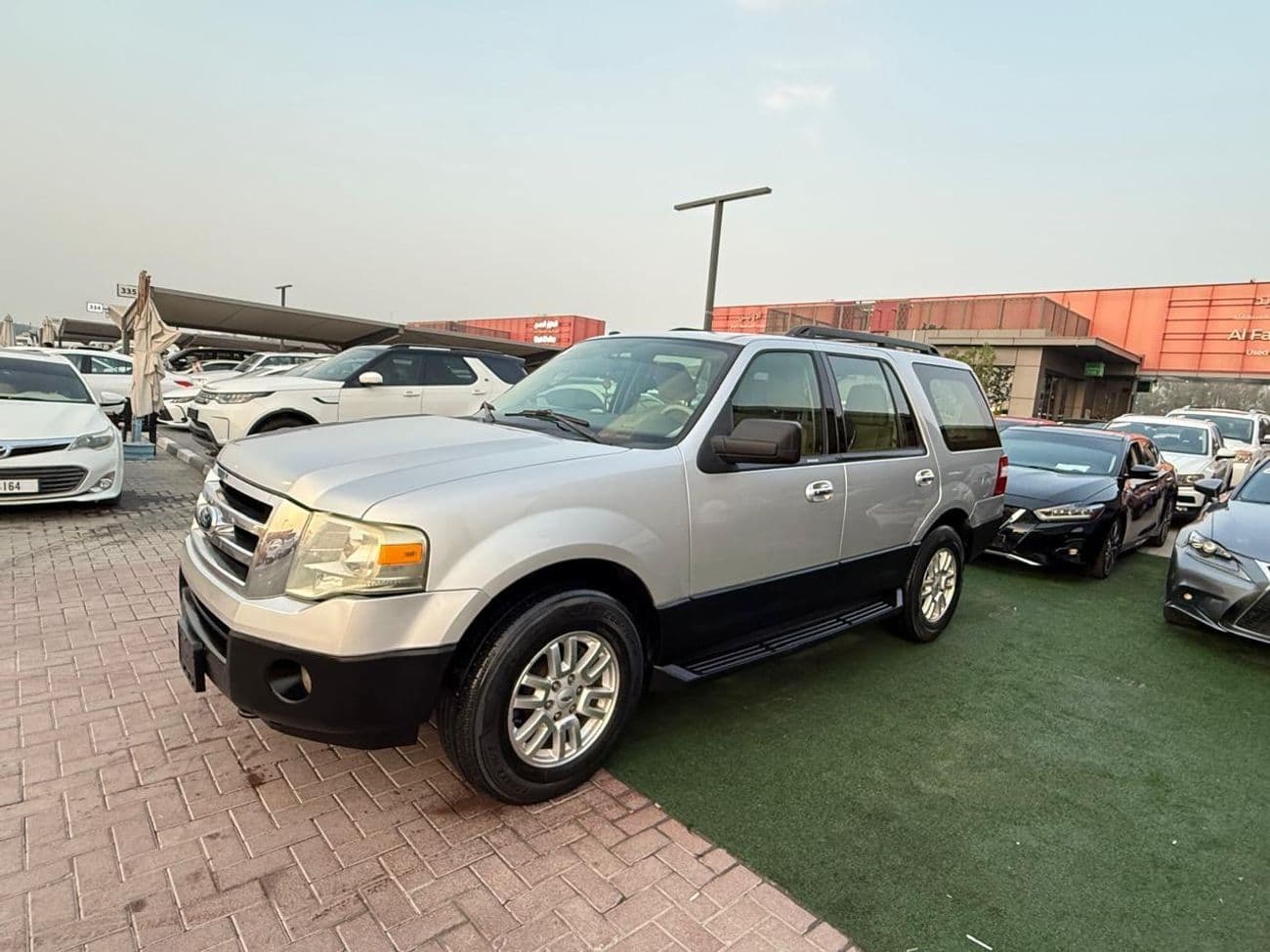 2013 Ford Expedition XLT thumbnail 3