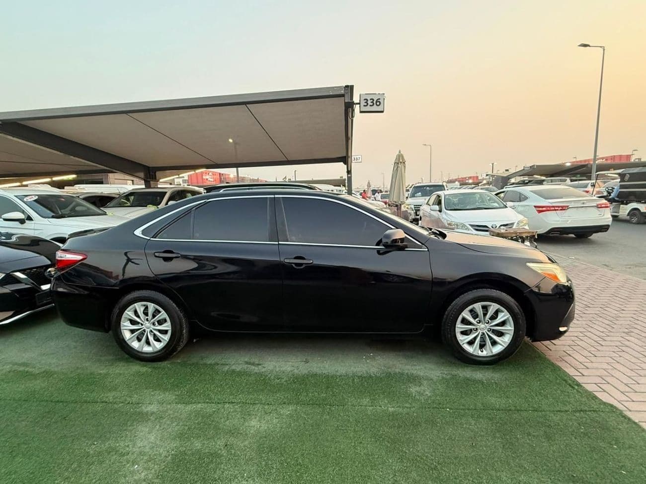 2015 Toyota Camry LE thumbnail 7
