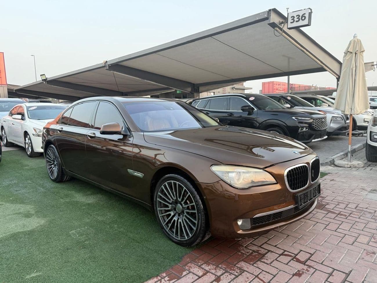 2012 BMW 750Li EXCLUSIVE thumbnail 2