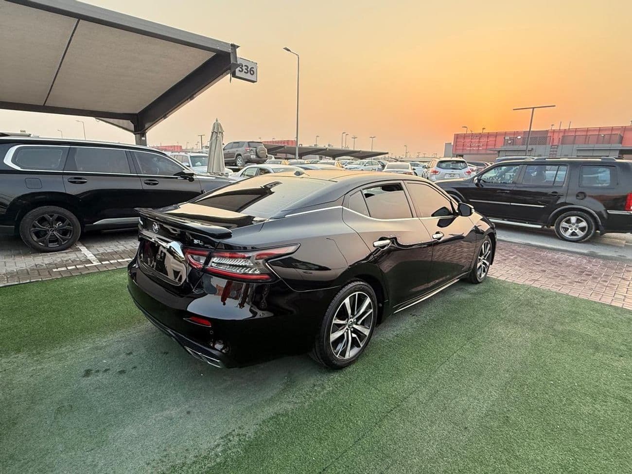2019 Nissan Maxima SL thumbnail 6