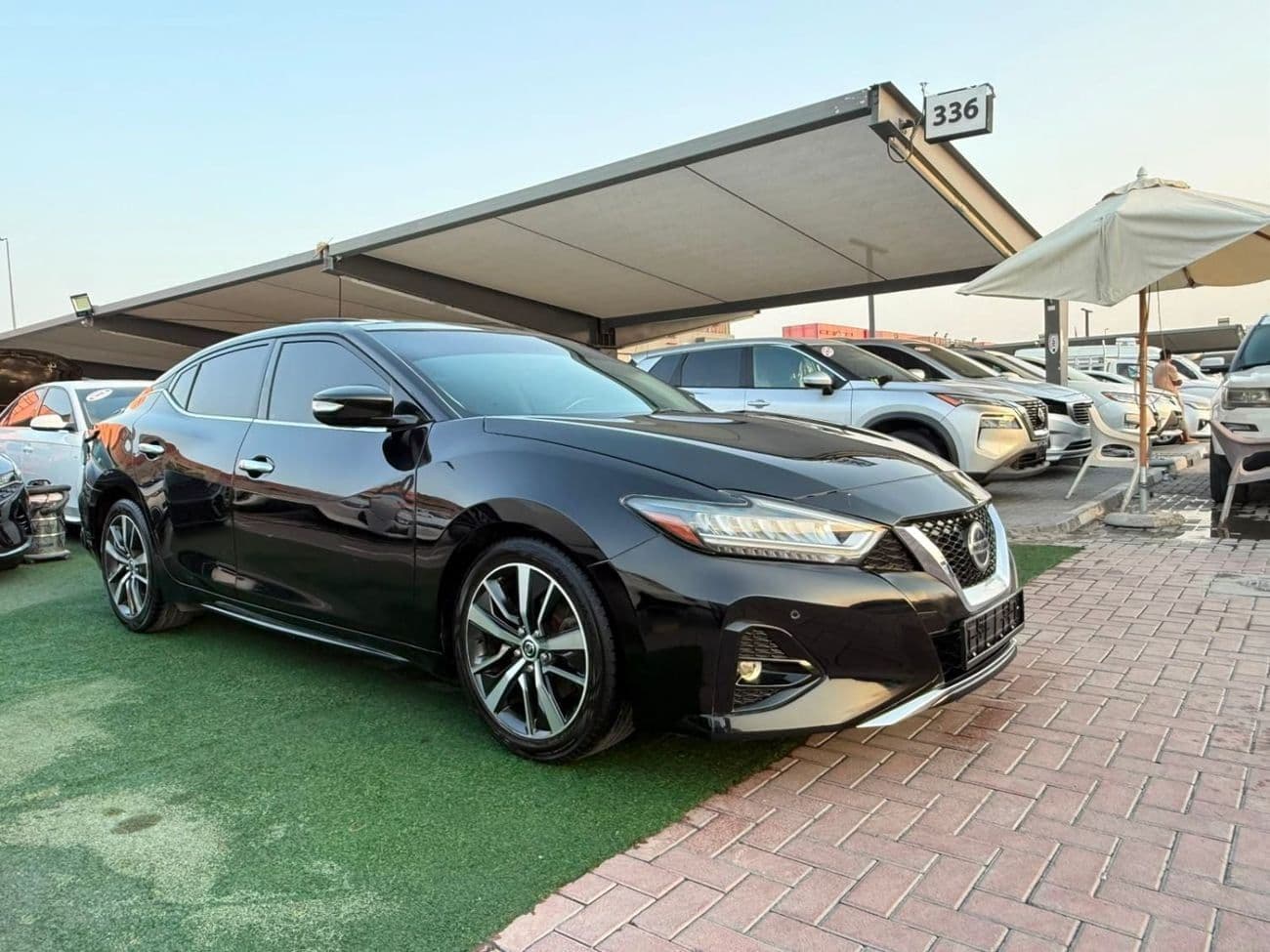2019 Nissan Maxima SL thumbnail 2