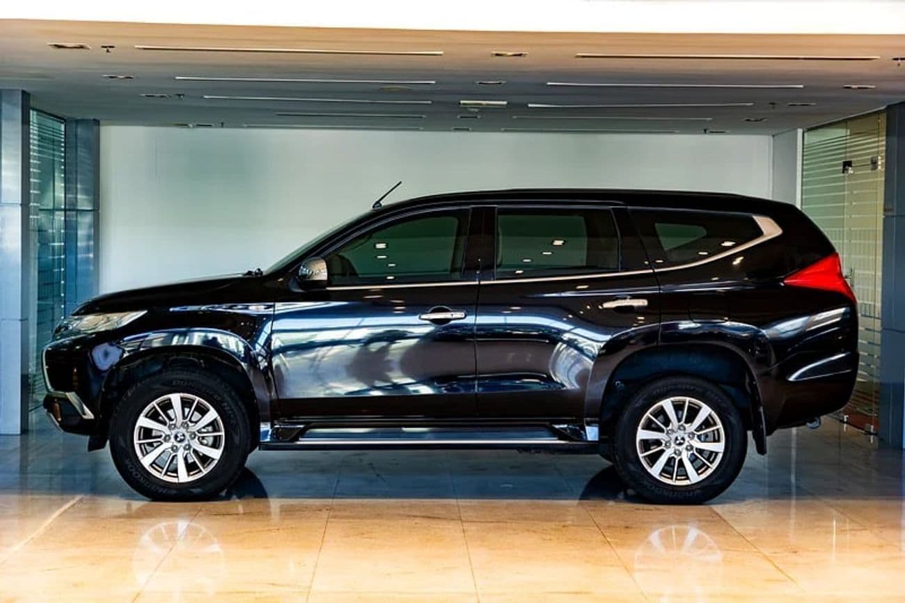 2019 Mitsubishi Montero Sport GLS thumbnail 3