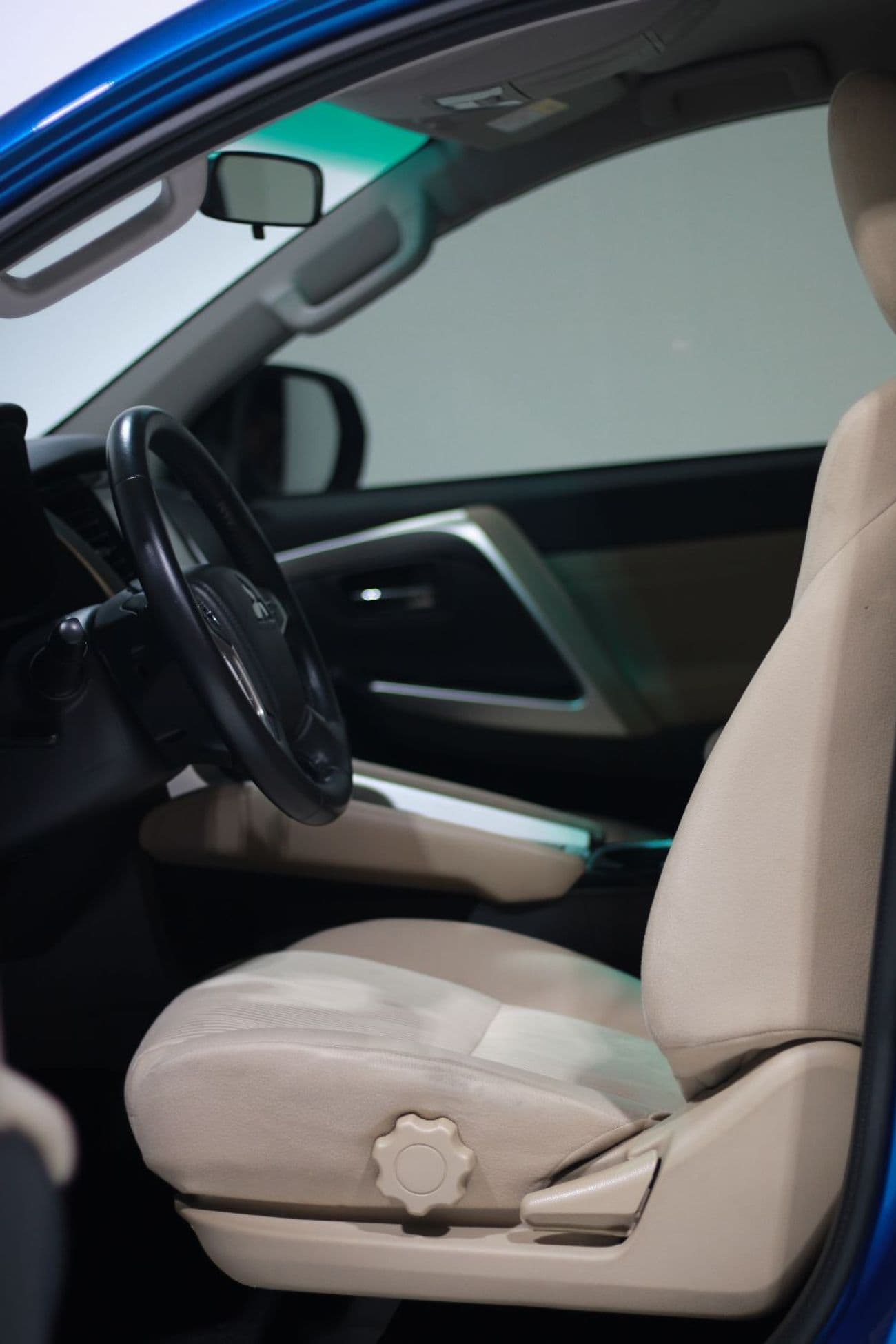 2023 Mitsubishi Montero Sport GLS thumbnail 6