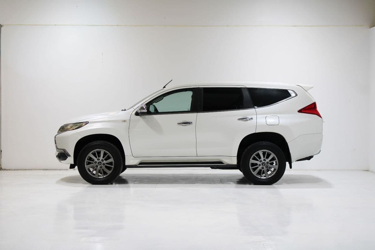 2019 Mitsubishi Montero Sport GLS thumbnail 3