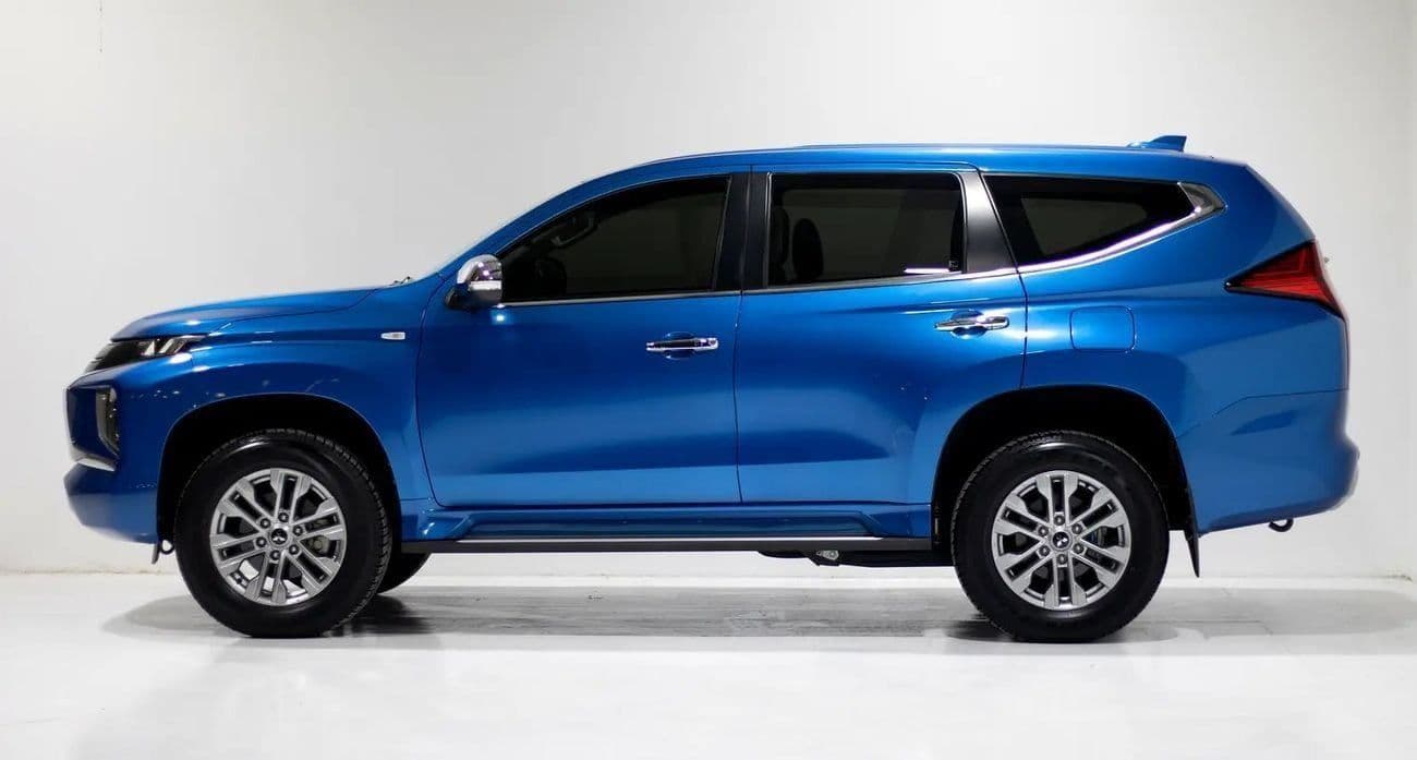 2023 Mitsubishi Montero Sport GLS thumbnail 3