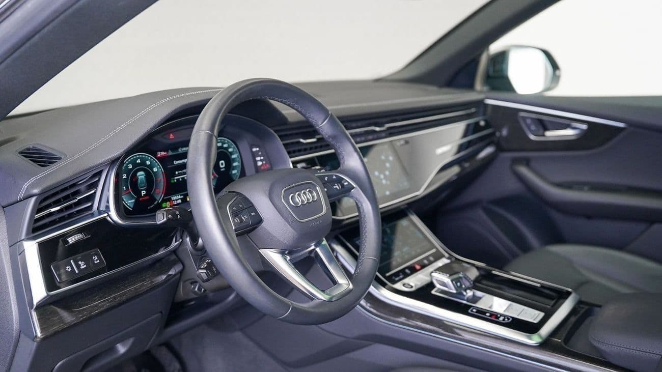 2023 Audi Q8 S Line thumbnail 4