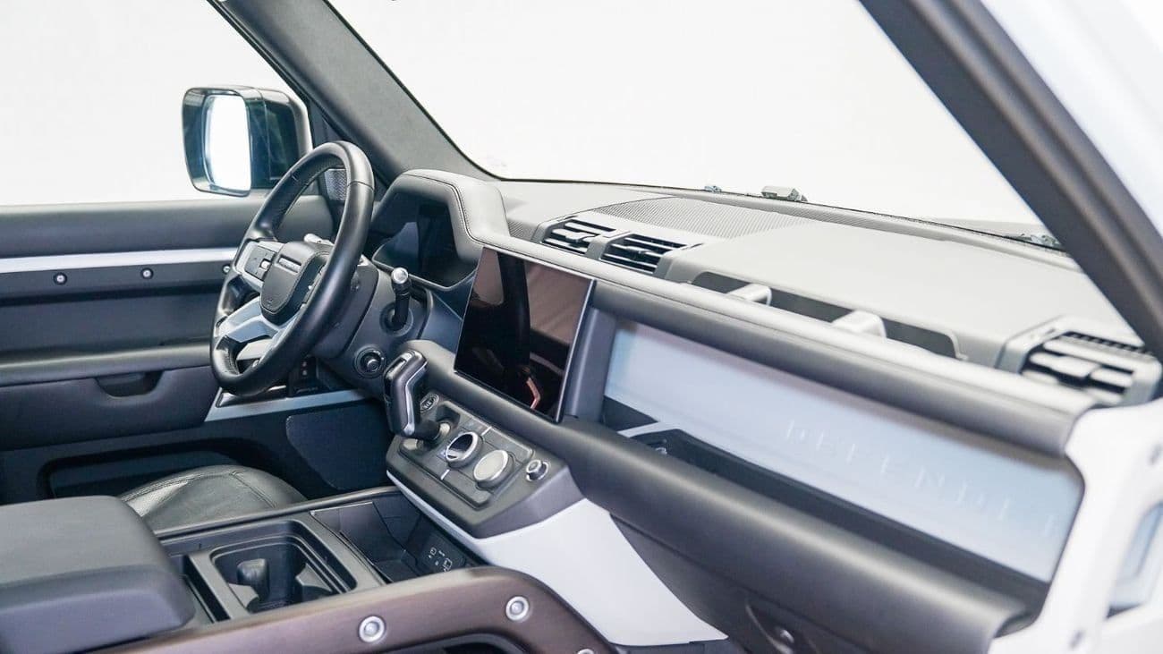 2022 Land Rover Defender thumbnail 6