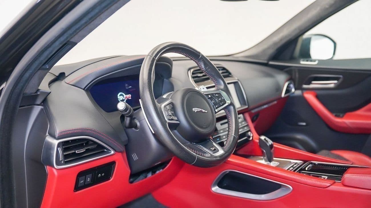 2019 Jaguar F PACE SVR thumbnail 4