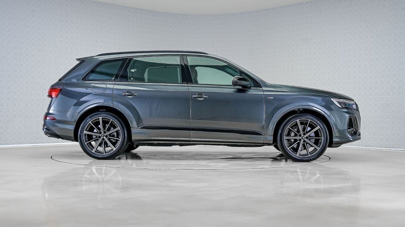 2025 Audi Q7 45 TFSI thumbnail 3