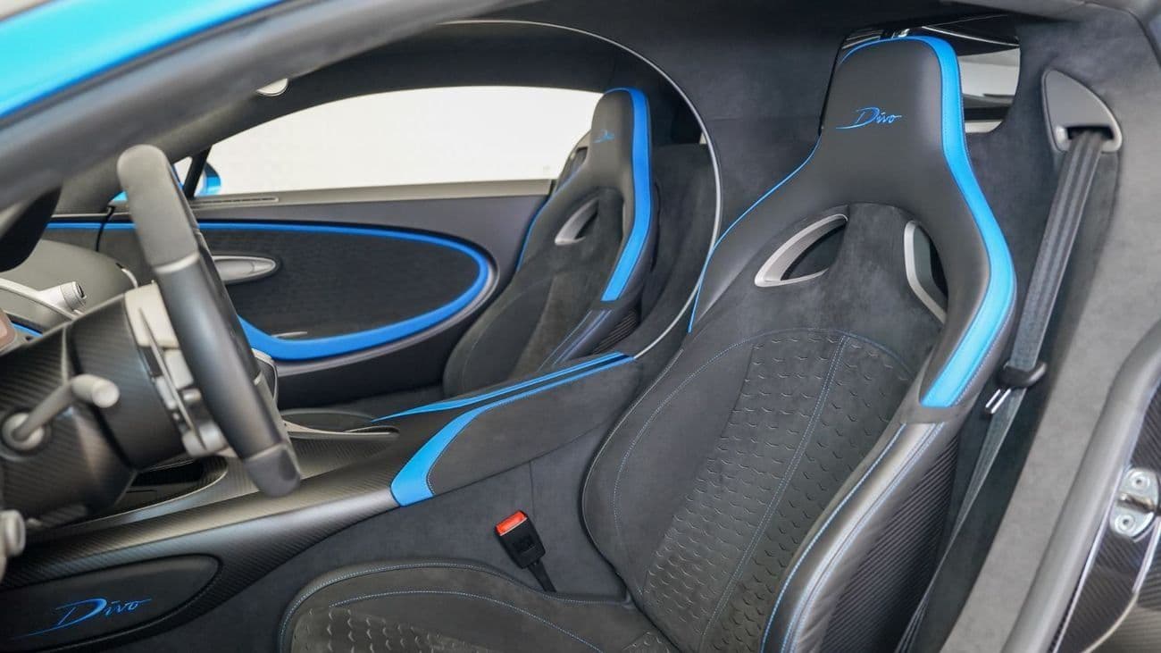 2020 Bugatti Divo thumbnail 5