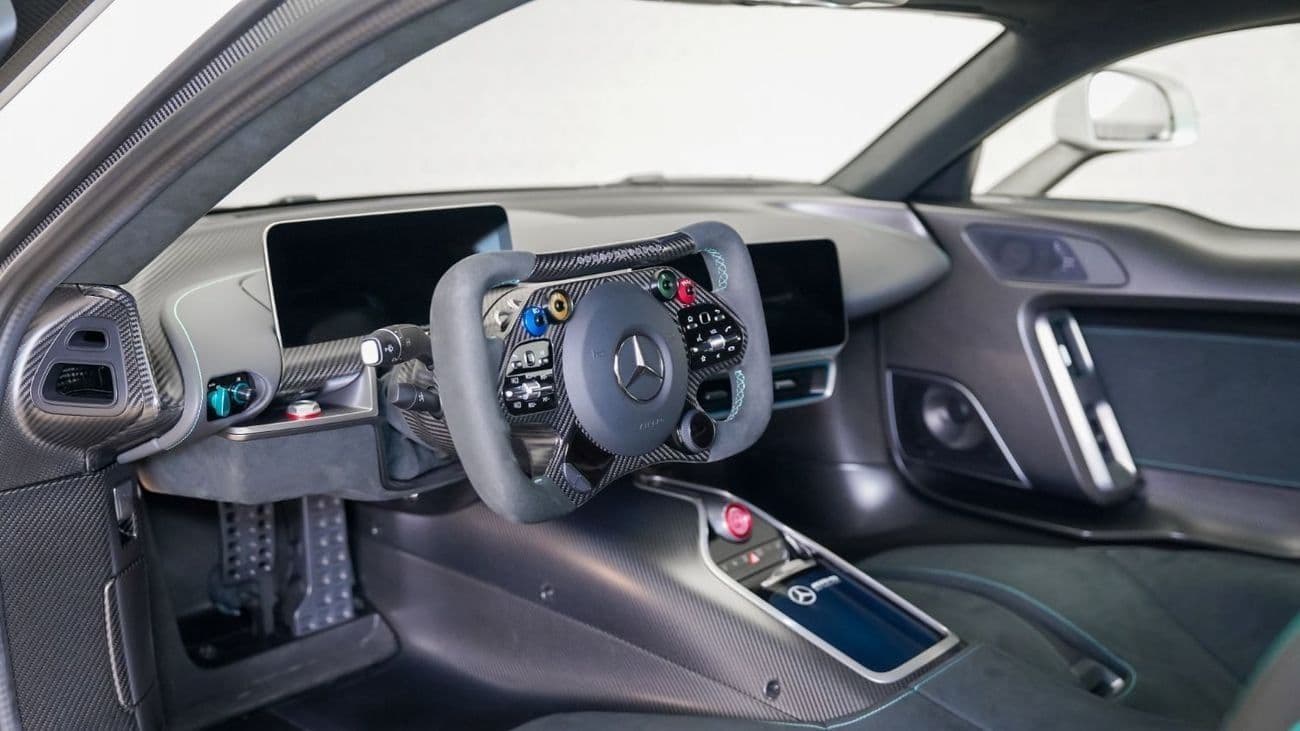 2023 Mercedes Benz AMG ONE STANDARD thumbnail 4