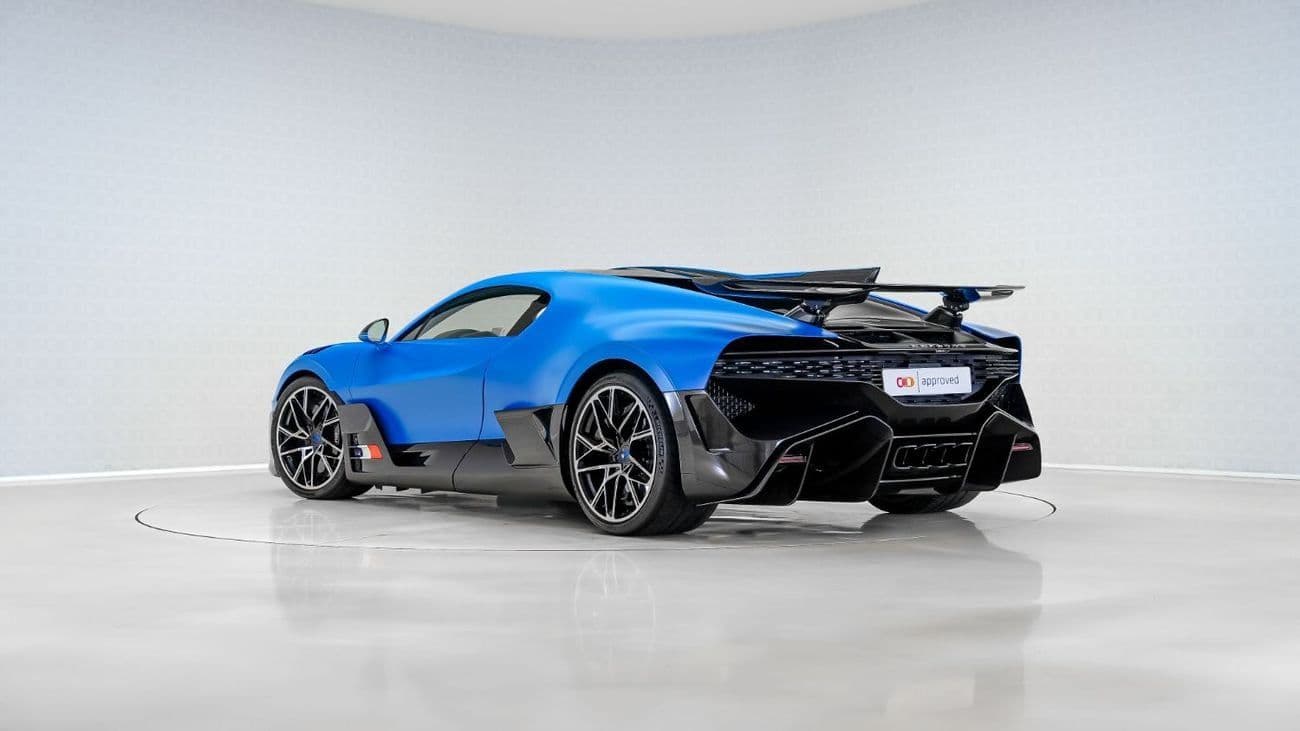 2020 Bugatti Divo thumbnail 2