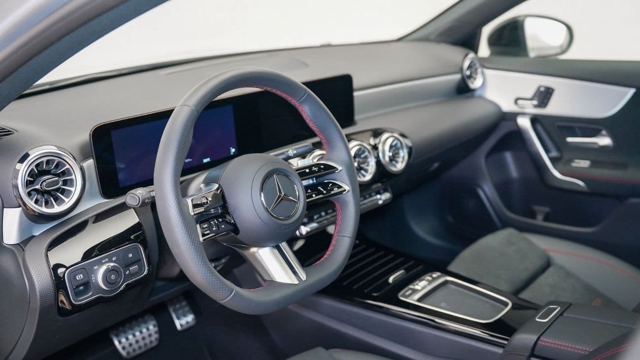 2026 Mercedes Benz A200 PREMIUM PLUS thumbnail 4