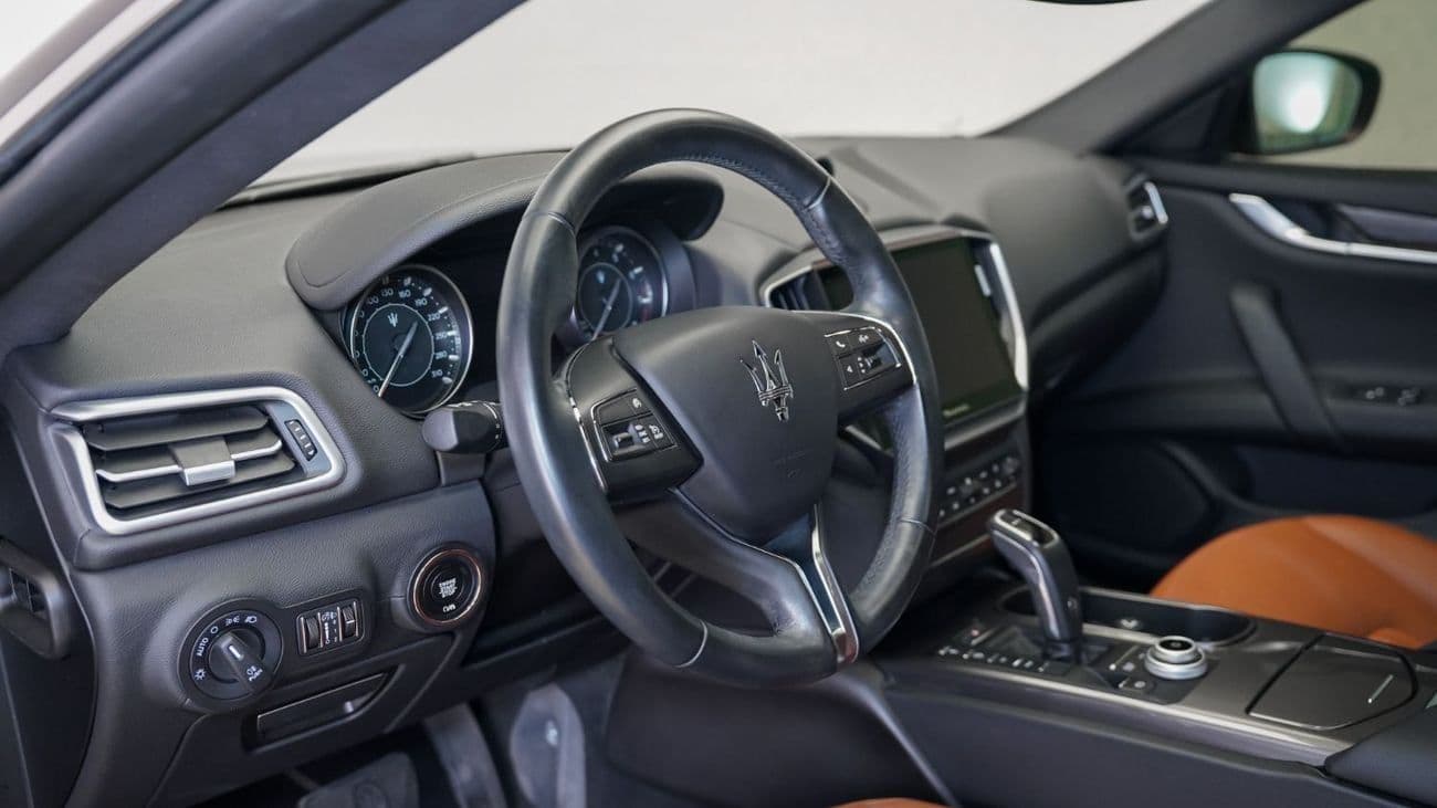 2022 Maserati Ghibli GT thumbnail 4