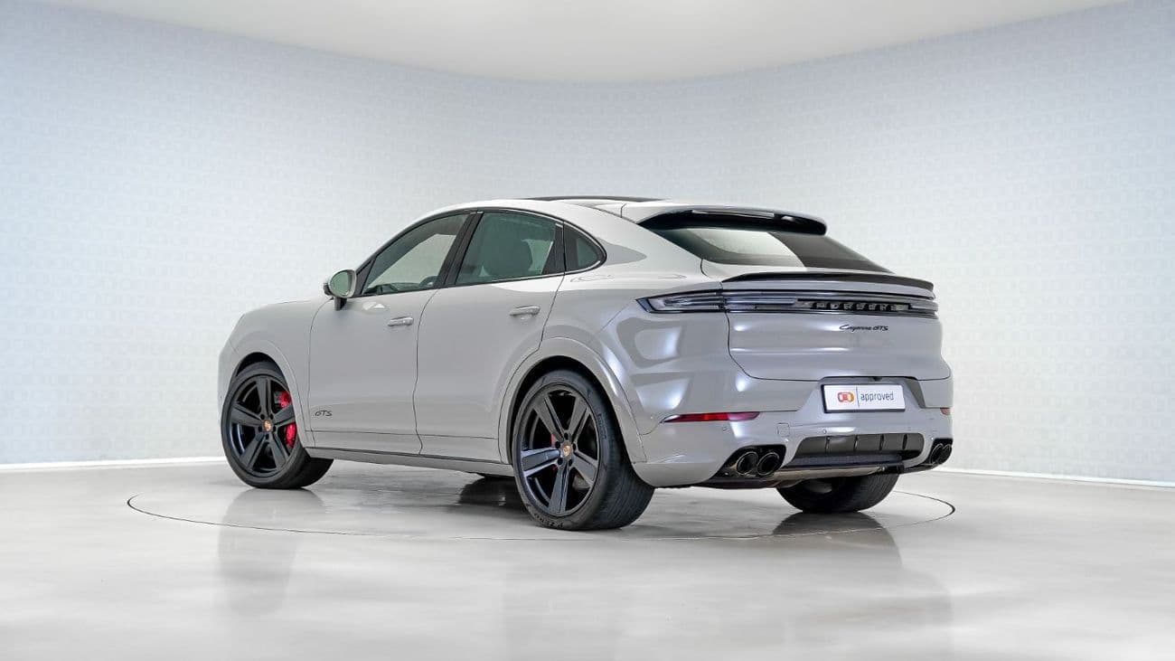2025 Porsche Cayenne GTS thumbnail 2