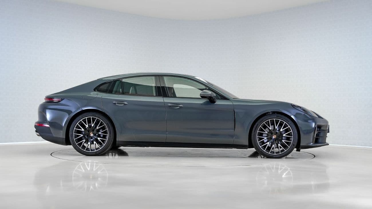 2026 Porsche Panamera STANDARD thumbnail 3